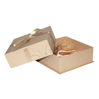 Pudełko kartonowe z wieczkiem i wstążką rigid box - HM107
