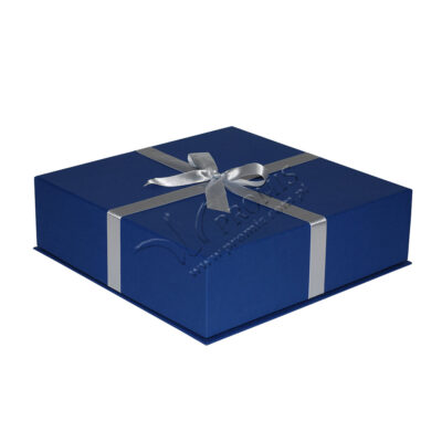 Pudełko kartonowe z wieczkiem i wstążką rigid box - HM107
