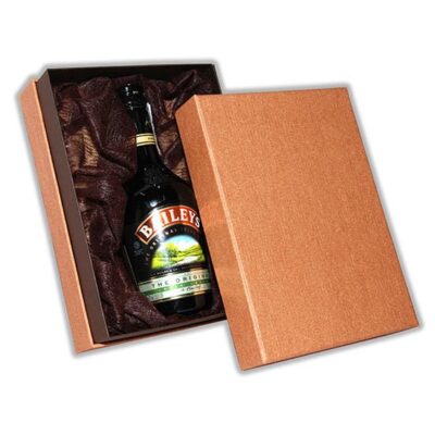 Eleganckie pudełko na nietypową butelkę alkoholu